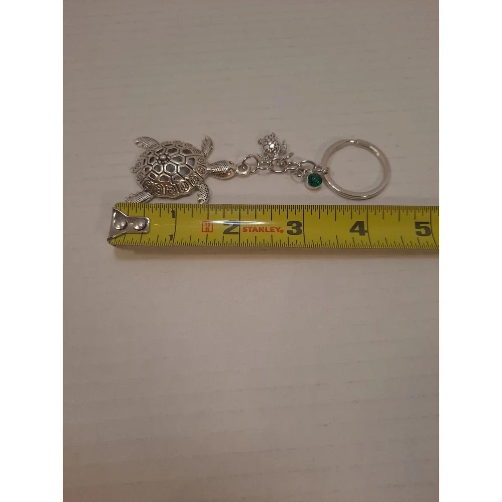 New In Packaging 1pc Sea Turtle With Baby And Green Stone Keychain W/Octopus Sty